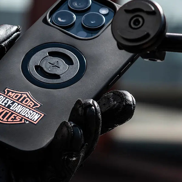 Harley-Davidson phone case and moto mount 3D on a Harley-Davidson motorcycle