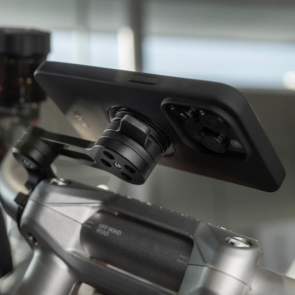 Secure mounting with Twist-to-Lock