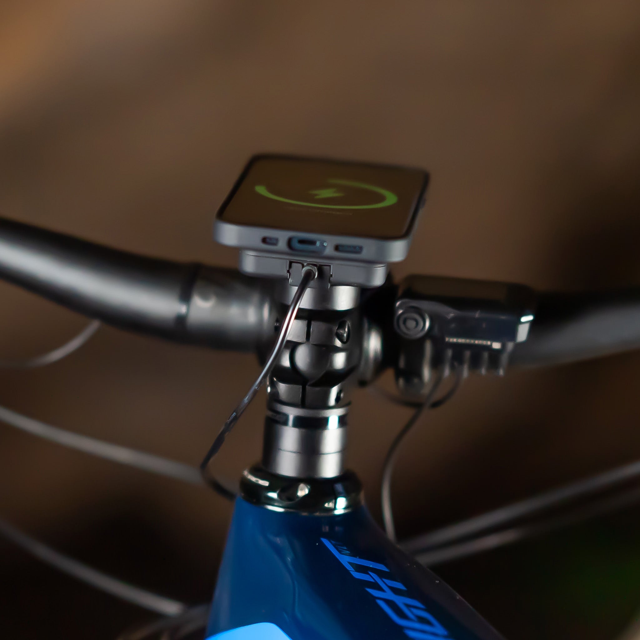 Wireless charger 2025 bike mount