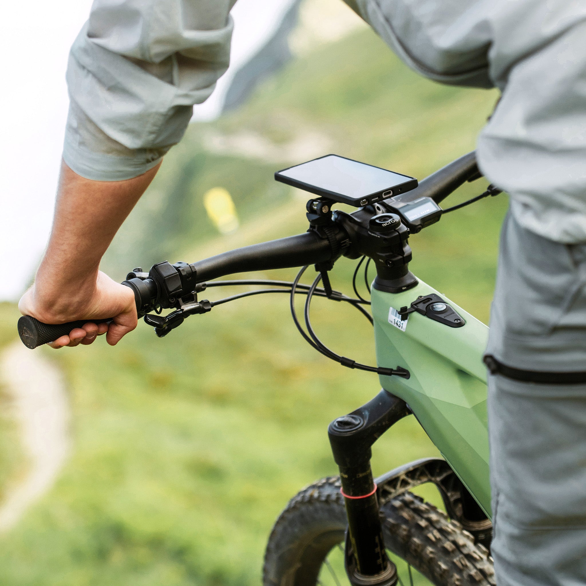 Iphone mount for online mountain bike