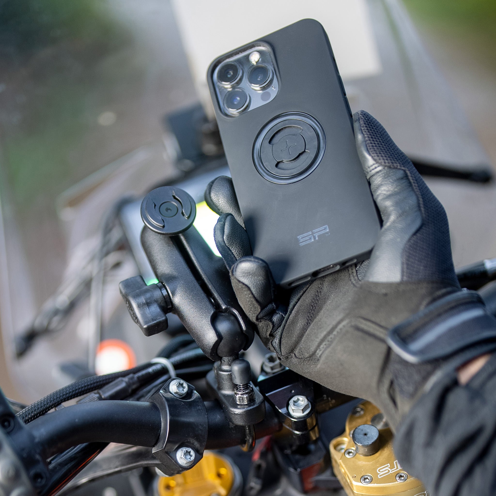 バイク用 SP Connect とスマホホルダー、 RAM・MOUNTSのセット Amazon | エスピーコネクト(SP Connect) デイトナ バイク用